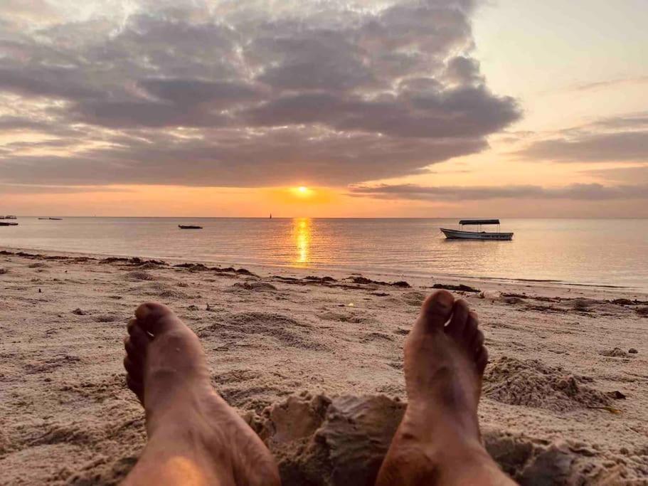 Lui Ushongo Beach House Pangani Esterno foto