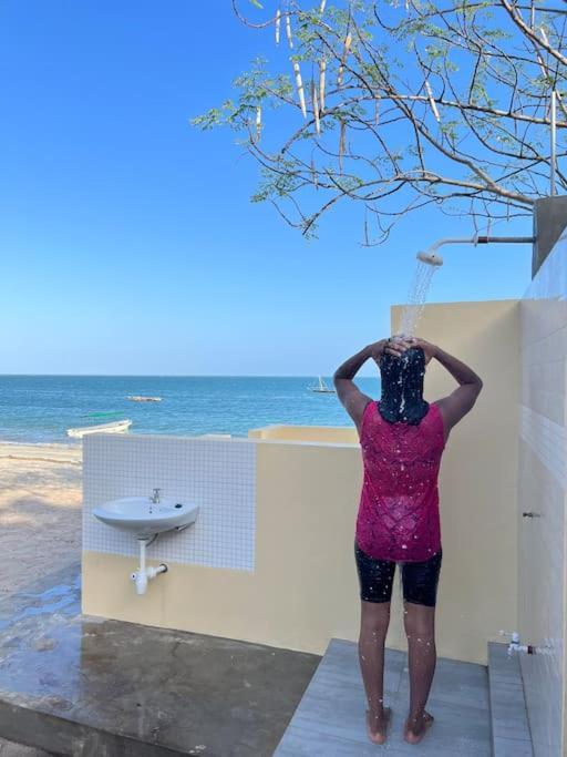 Lui Ushongo Beach House Pangani Esterno foto