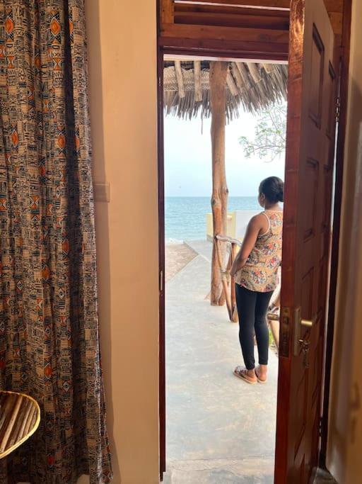 Lui Ushongo Beach House Pangani Esterno foto
